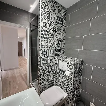 Tres Bel Premiumsteinbach-parking Apartamento *